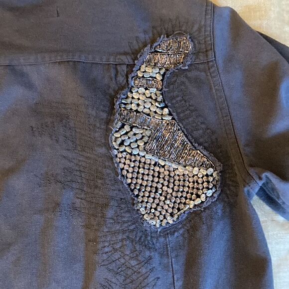 Of Two Minds Gray Cotton Cargo Pocket Utility Shirt Jacket with Sequin Patches. - Picture 7 of 9